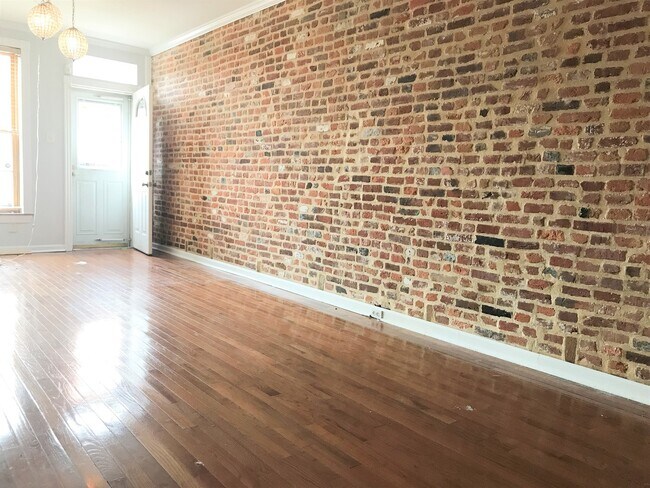 Foto del edificio - Two-Bedroom Canton Townhome with Rooftop D...