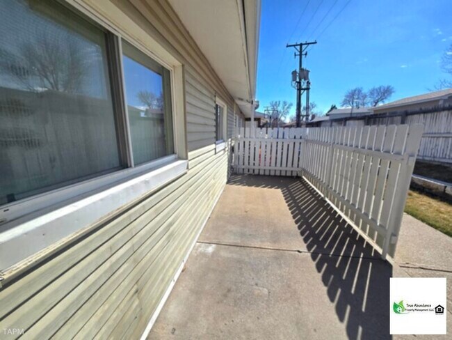 Foto del edificio - Charming Two Bedroom apt in Windsor CO!