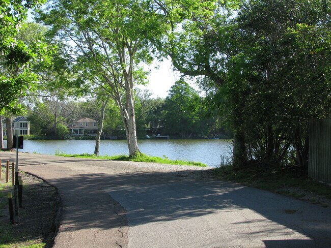 Ubicado en el lago LSU - 2800 July St