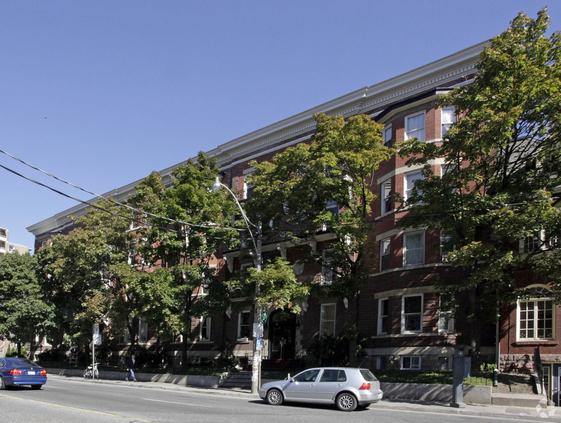 Building Photo - Spadina Garden Luxury Apartments