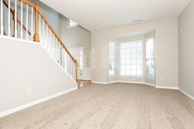 Building Photo - 1562 Pondhaven Dr