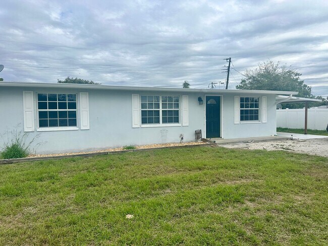 Foto del edificio - Charming 3 bedroom single family home for rent annually