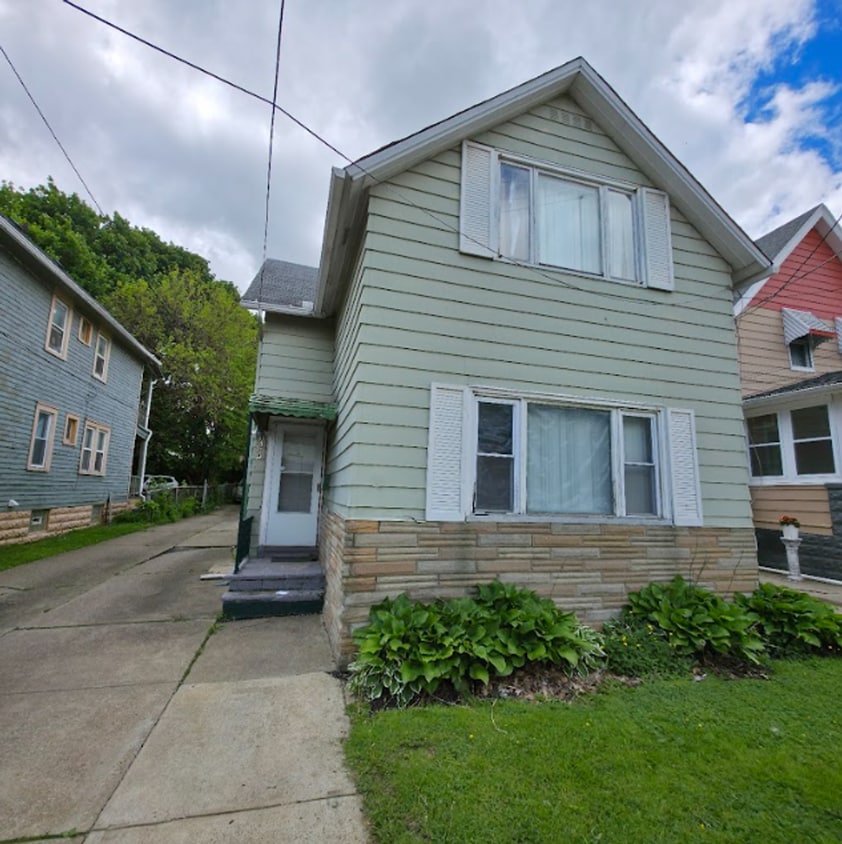 Primary Photo - 3549-3549 Trent Ave