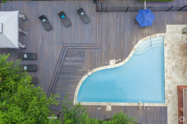 Pool - Riverwalk