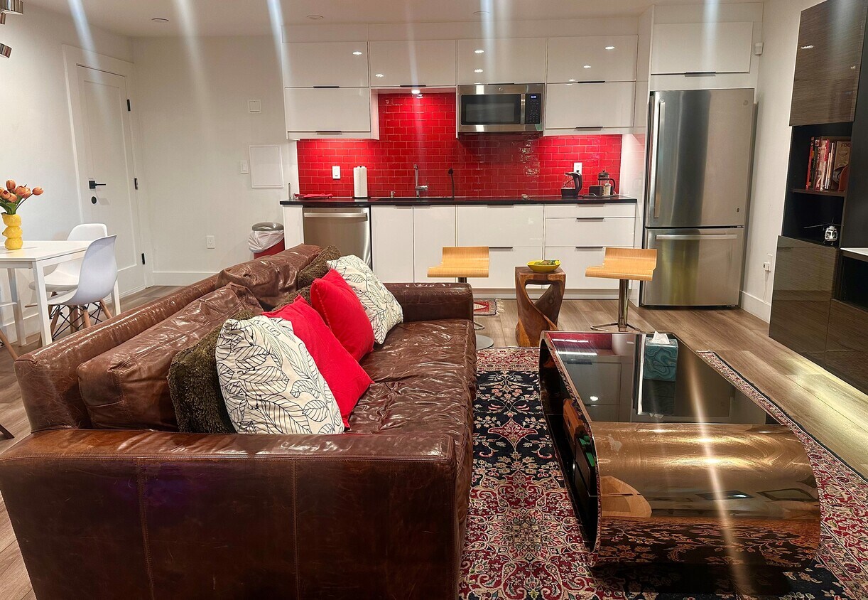Foto principal - 1404 Emerson St NW