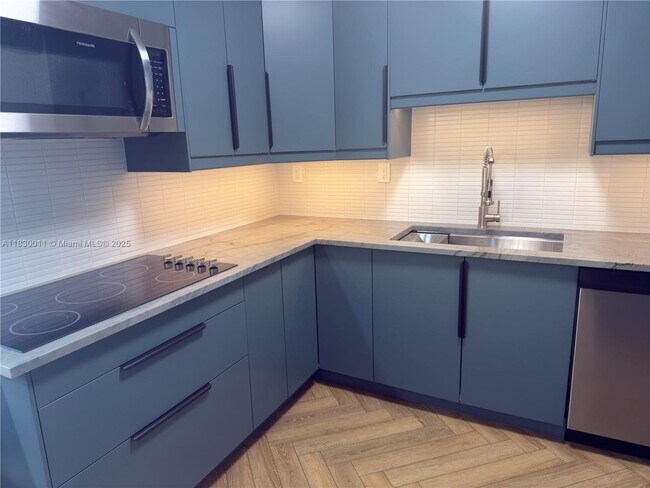 Foto del edificio - 770 NE 69th St