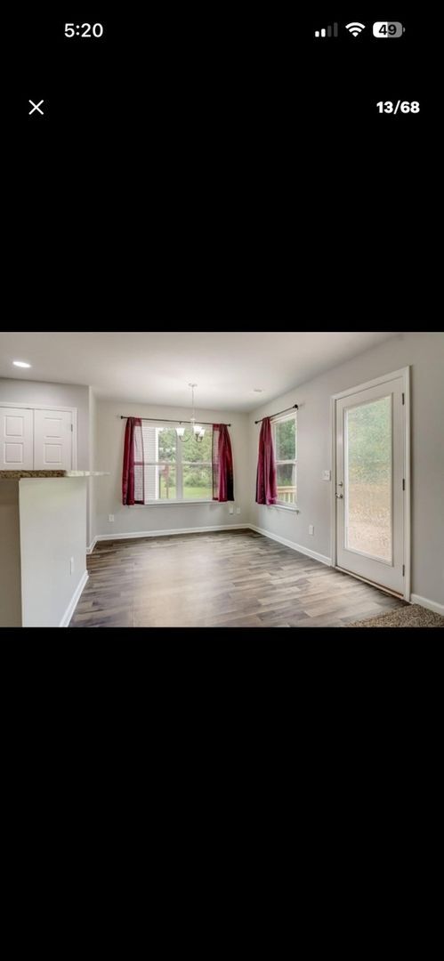Foto del edificio - 3401 Silver Ridge Dr