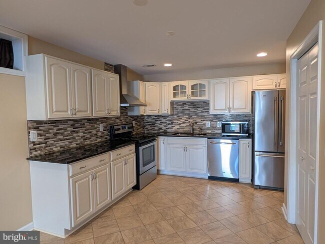 Foto del edificio - 9537 Evergreen Circle