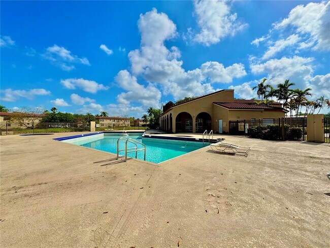 Foto del edificio - 8734 SW 3rd St