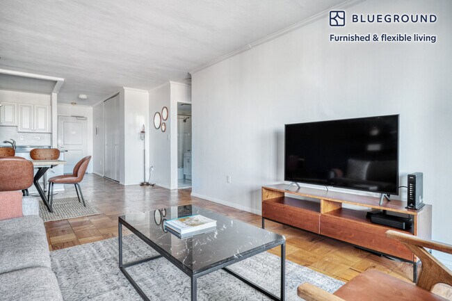 Foto del edificio - 8 Whittier Pl