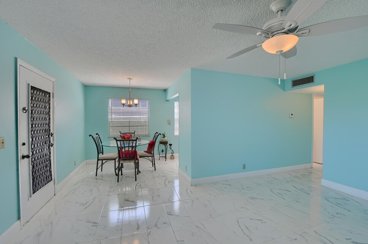 140 Flanders C, Delray Beach, FL 33484 Condo for Rent in Delray Beach