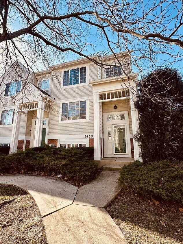 3450 Ravinia Cir, Aurora, IL 60504 House Rental in Aurora, IL