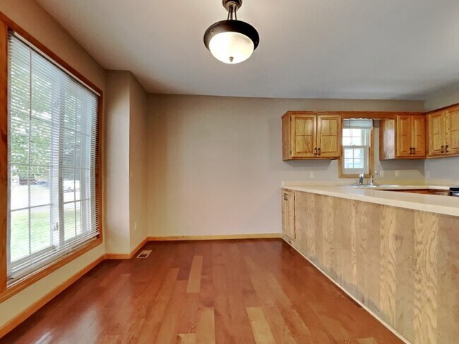 Foto del edificio - HOLIDAY SPECIAL!! 4 Bedroom, 3 Bathroom Ho...