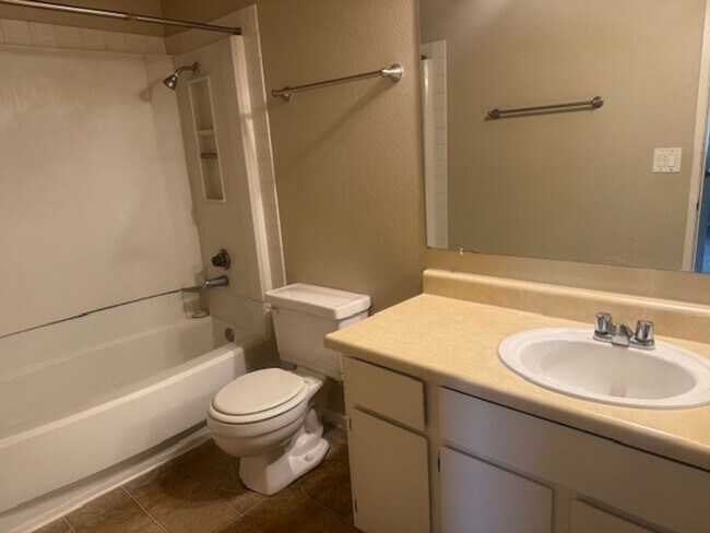 Foto del edificio - Two bedroom one bath condo in South Reno