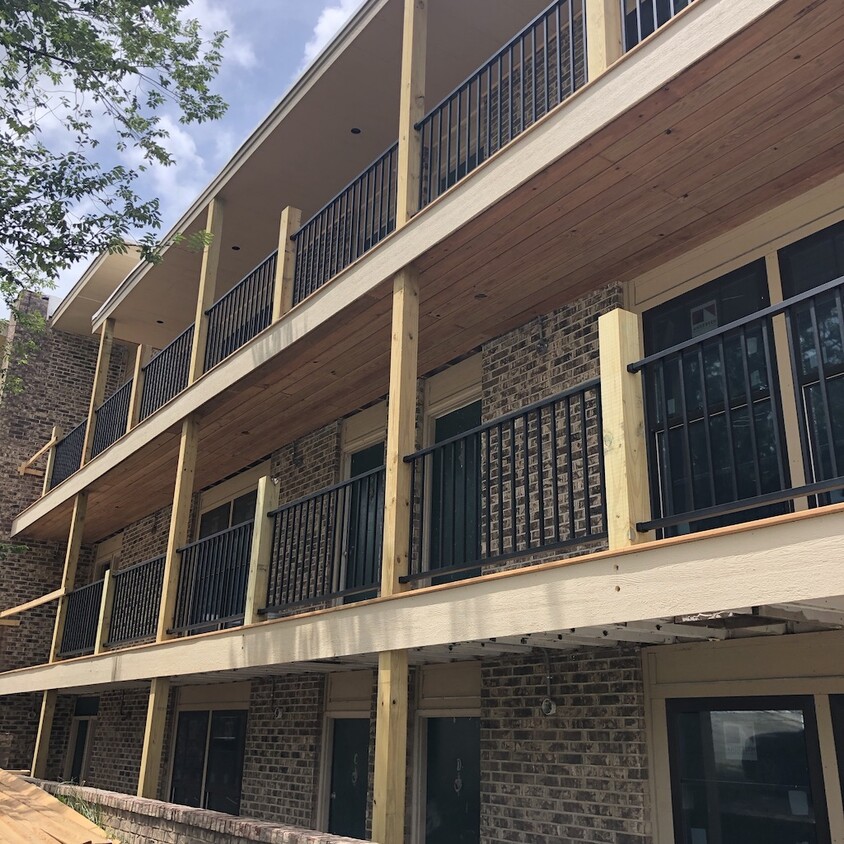Foto principal - 1030 Missouri St