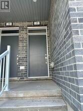 Building Photo - 990 Deveron Crescent