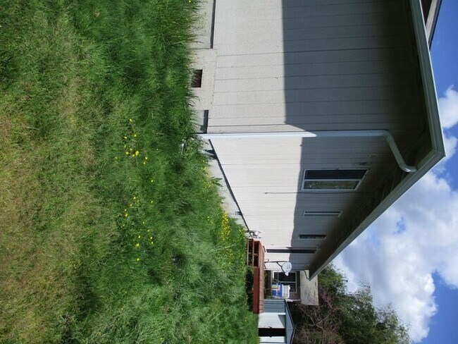Foto del edificio - 5007 Ocean Beach Hwy unit B- Longview, WA