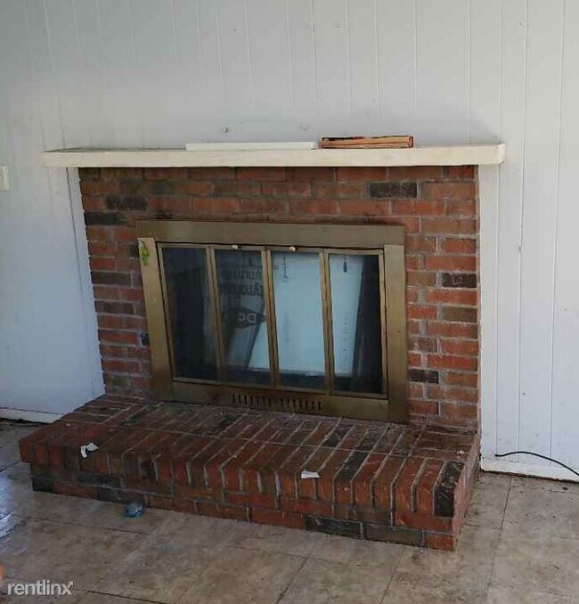 Building Photo - 2 br, 1 bath House - 2622 Logan St A Unit A