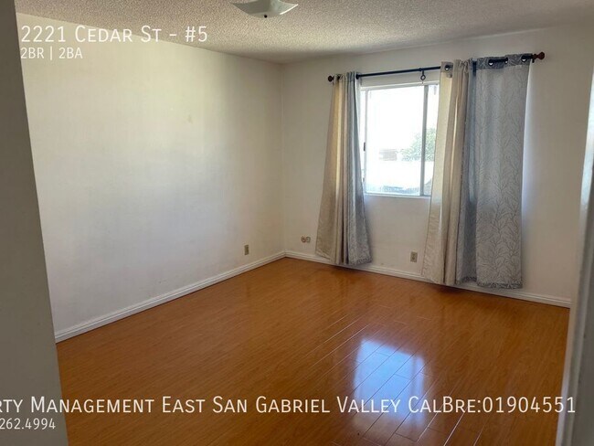 Foto del edificio - 2221 Cedar St