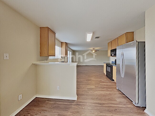Building Photo - 7915 Arabian Cove