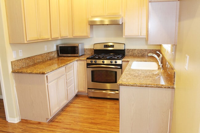 Kitchen - 8991 Patrick Dr