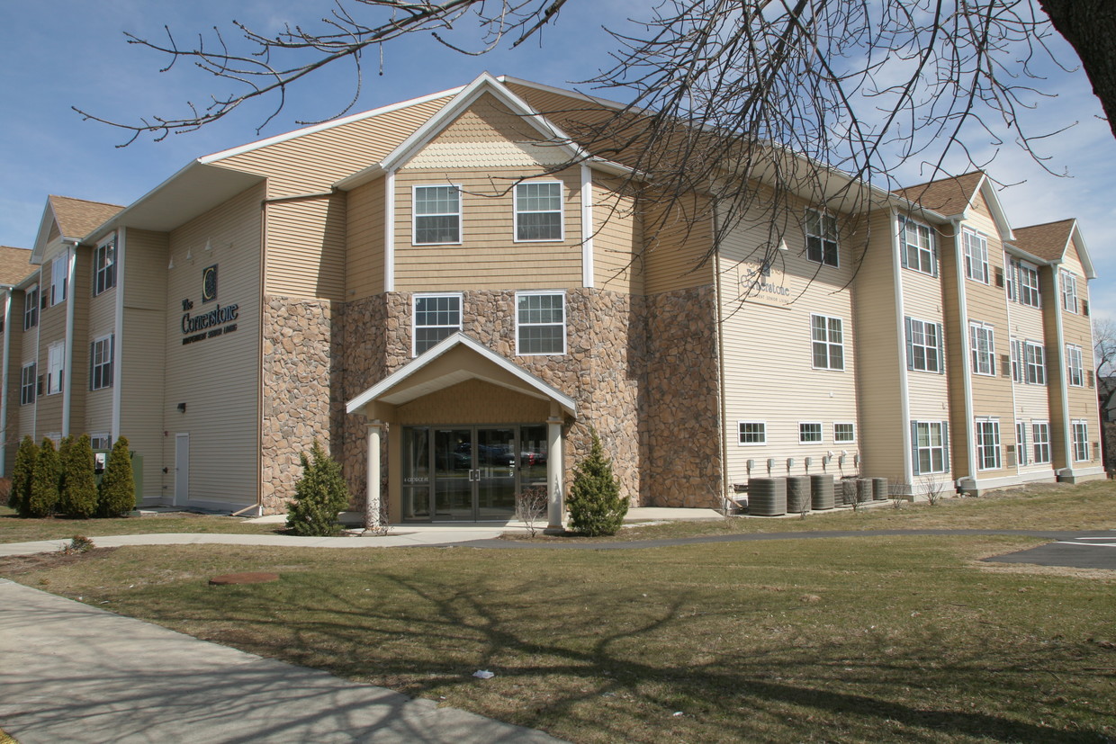 Entrada principal de George St. - Cornerstone Senior Apartments Apartments