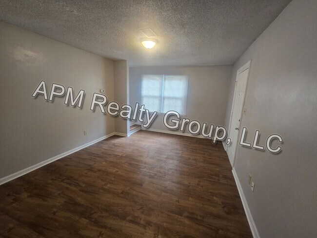 Foto del edificio - Two Bedroom Close to Downtown