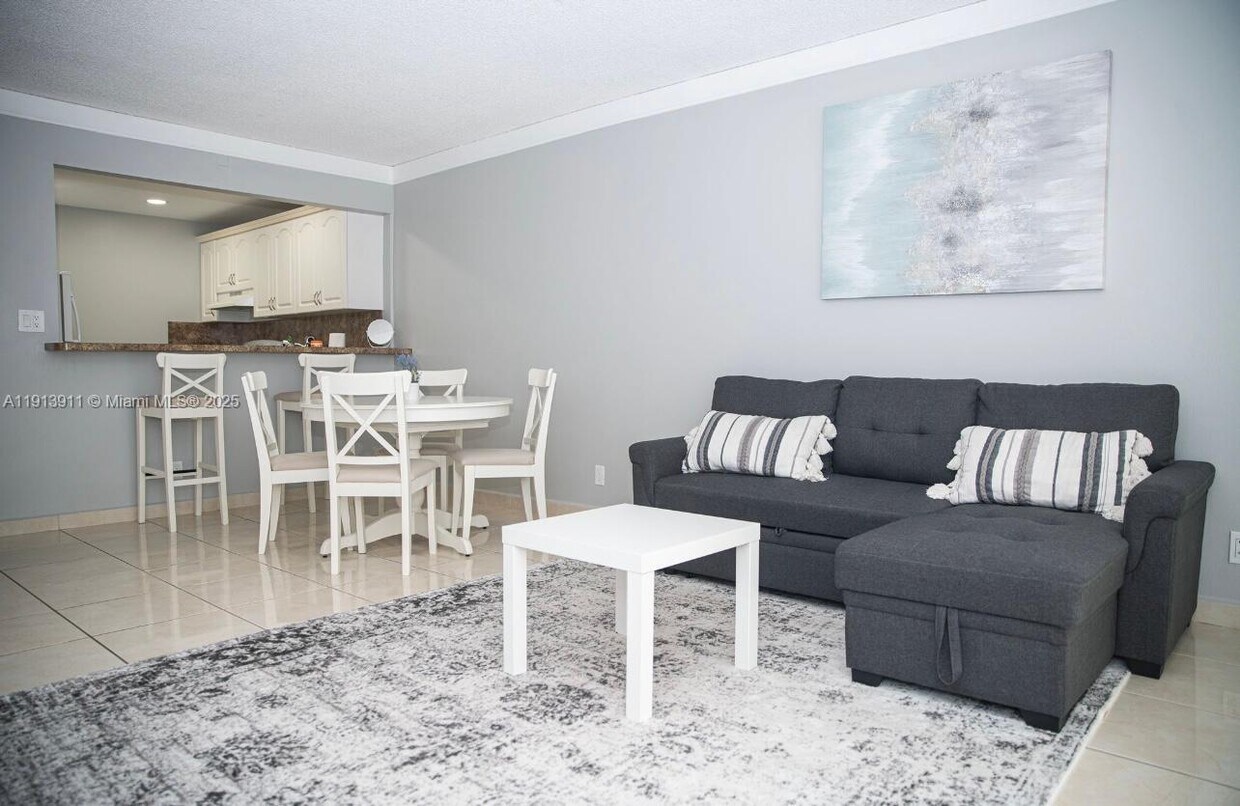 Foto principal - 3101 N Country Club Dr