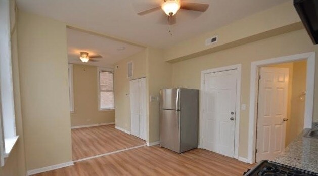 Foto del edificio - 1709 S Racine Ave