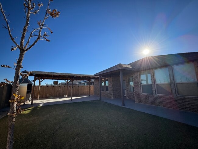 Foto del edificio - 7018 Thomas Paine Rd