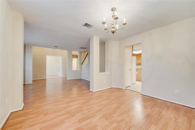 Foto del edificio - 2429 Ravenhurst Dr