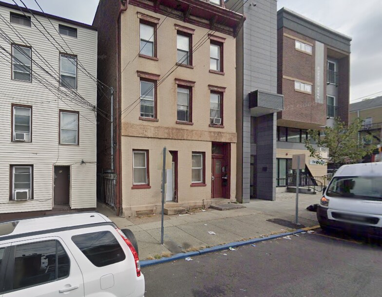 95 Spruce St, Paterson, NJ 07501 Apartments in Paterson, NJ