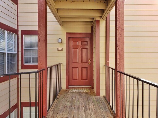 Foto del edificio - 913 Wentworth Ct