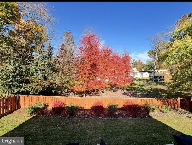 Photo - 8802 Copper Leaf Way Unit House