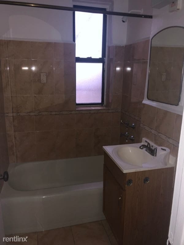 Building Photo - 4385 Vireo Ave