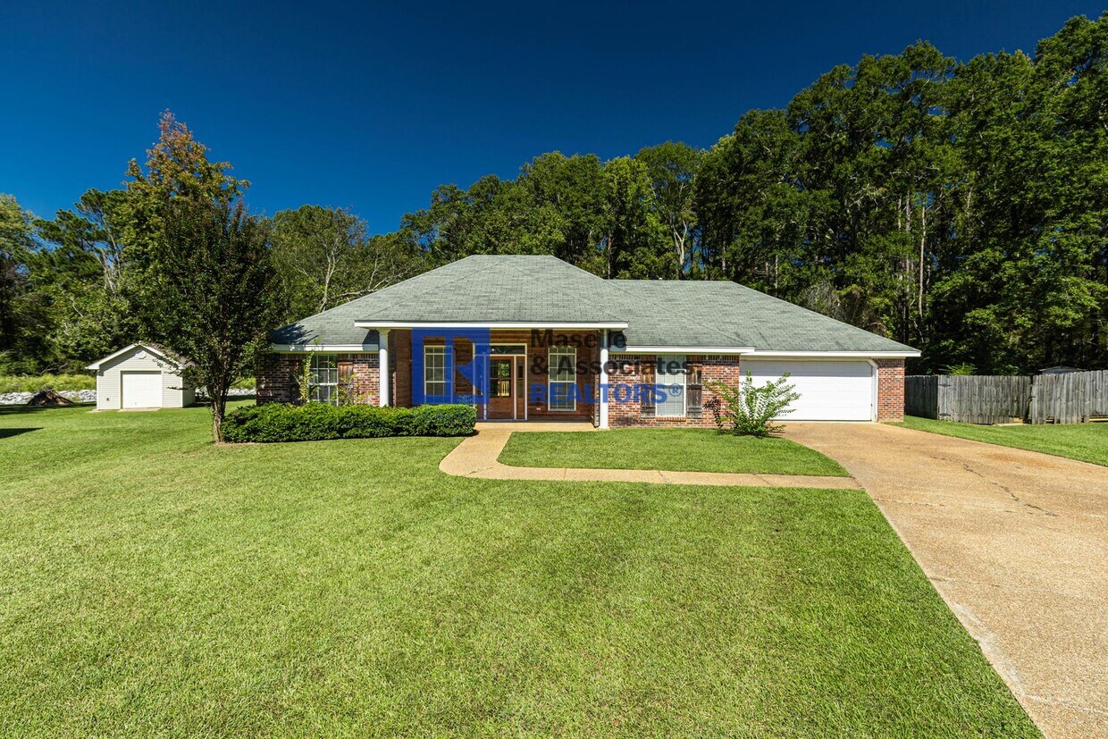 Foto principal - 3 Bed/2 Bath Home in Pearl