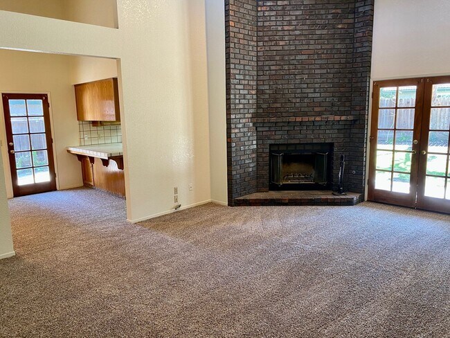 Foto del edificio - Great Clovis 4 Bedroom Home!