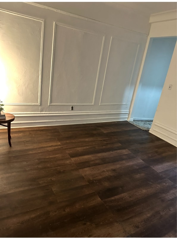 Building Photo - 320 W 111th St