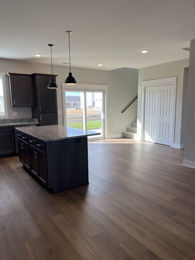 Foto principal - 102 Cedar Dr