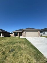 Building Photo - 3002 Buckthorn Dr
