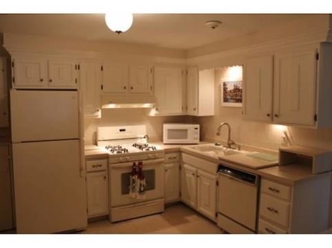 Building Photo - 2160 Mineral Spring Ave