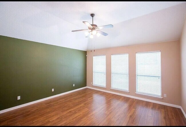 Foto del edificio - 5905 Garden View Dr
