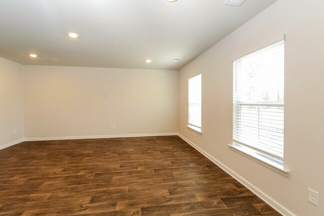 Foto del edificio - 304 Crooked Pne Ct