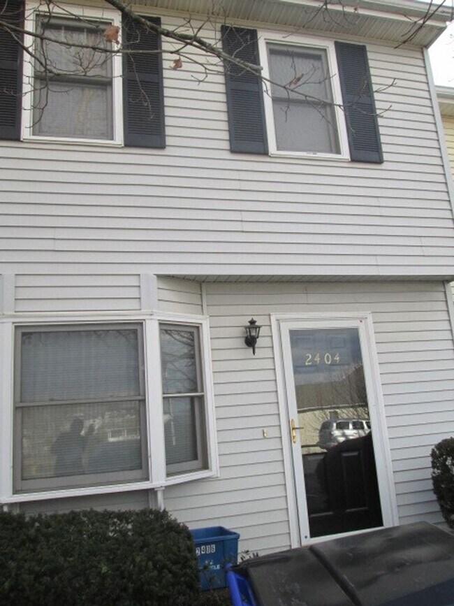 Building Photo - 2404 Ridge Rd