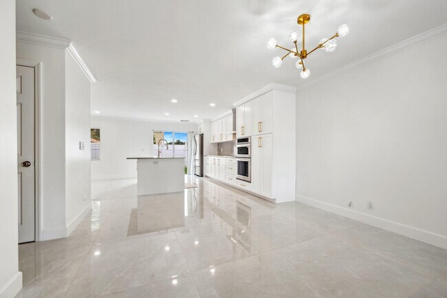 Foto del edificio - 3460 Commodore Ct
