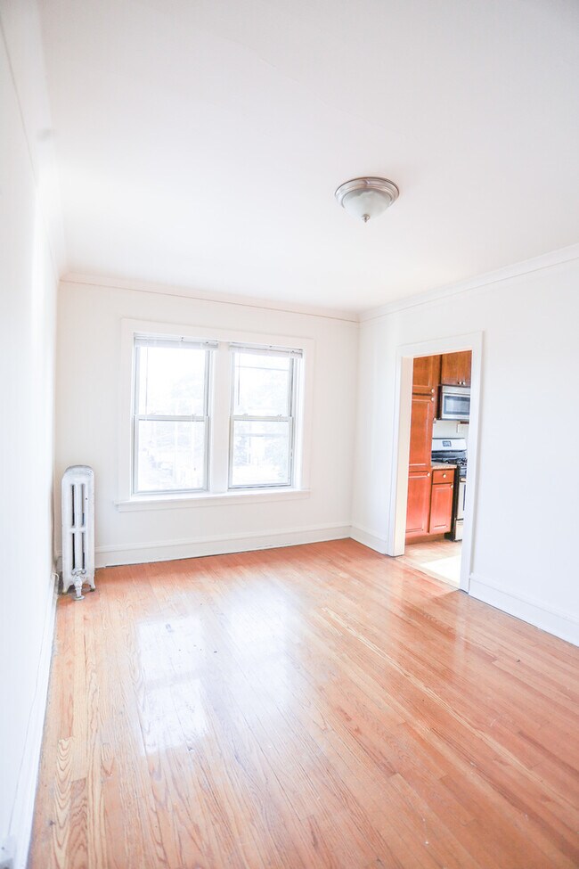 Foto del edificio - 4915 N Damen Ave