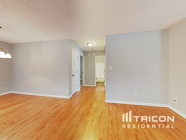 Building Photo - 213 Martins COurt