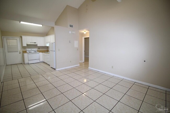 Building Photo - 907 N 77th Ave