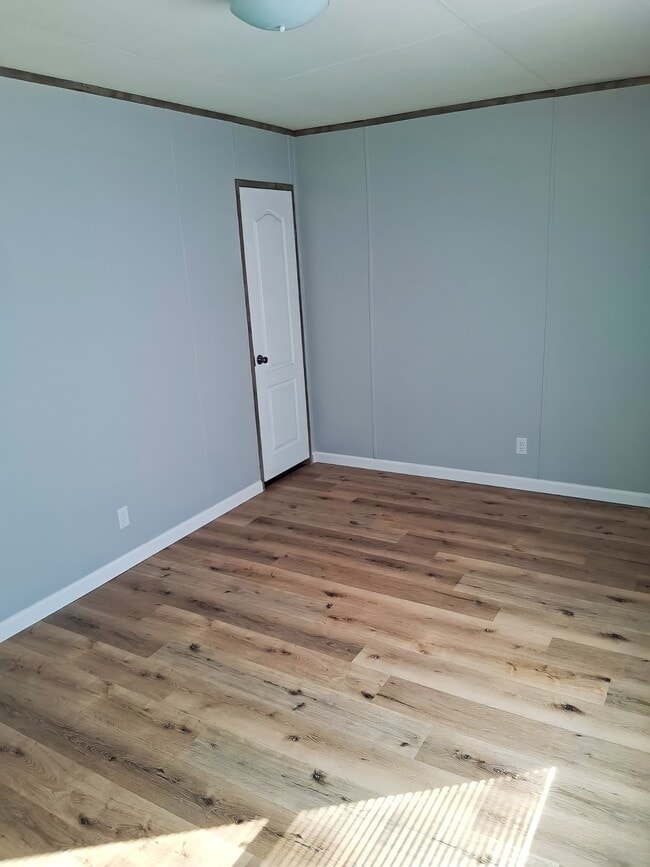 Building Photo - 131 Rainbow Dr