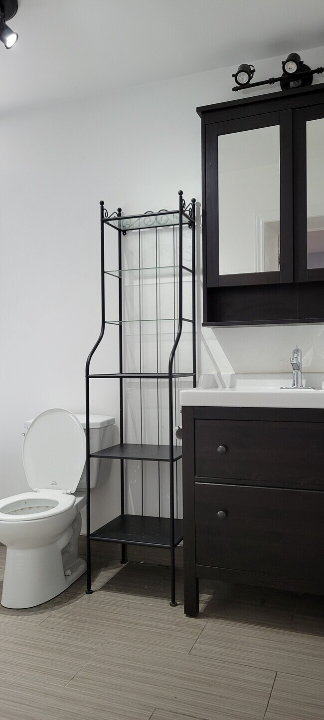 Photo du bâtiment - 47 Tilden Cres